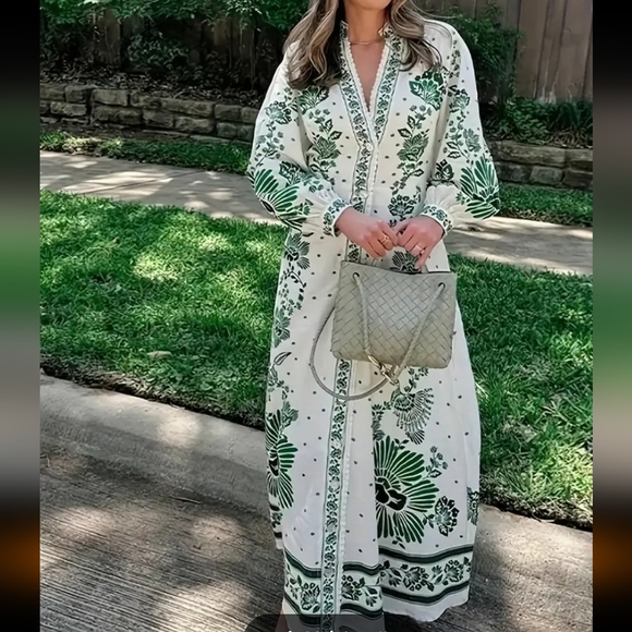 Outstanding green and white border print dress with Vneck button down the front - Picture 4 of 16